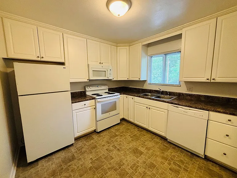 109 Northview Dr #17 — Photo 3
