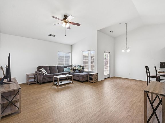 5th image of 7337 Ashworth Avenue