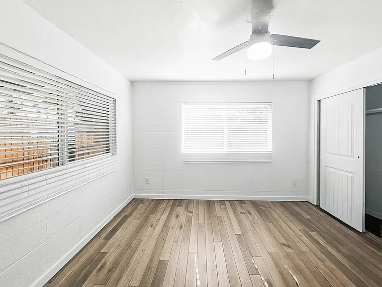 1911 E Amelia Ave #7 — Photo 35