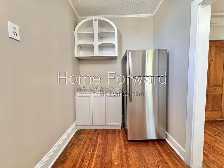 812 W Maxwell St #3 — Photo 10