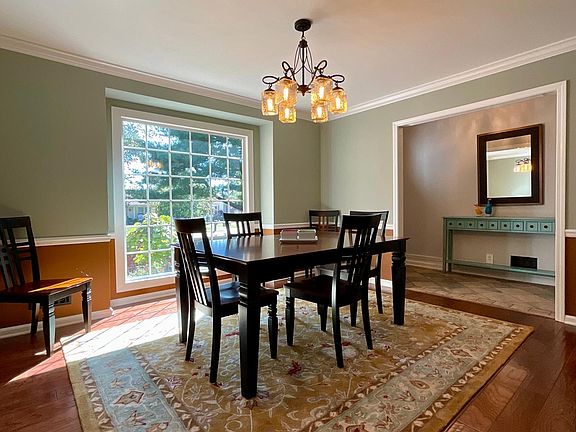 4th image of 442 Whiteheath Ln