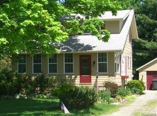 6090 Niles St, Troy, MI 48098