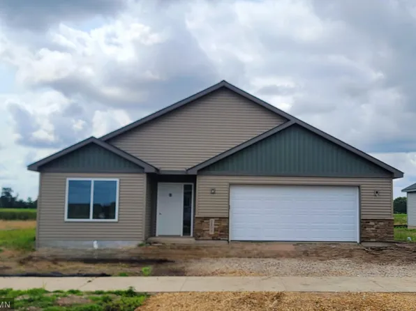 513 14th St NW, Waseca, MN 56093