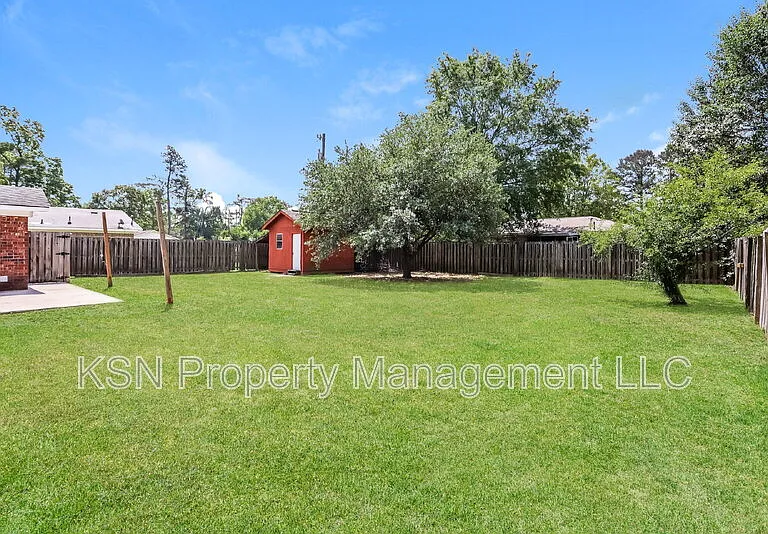 503 W Tietgen St — Photo 15