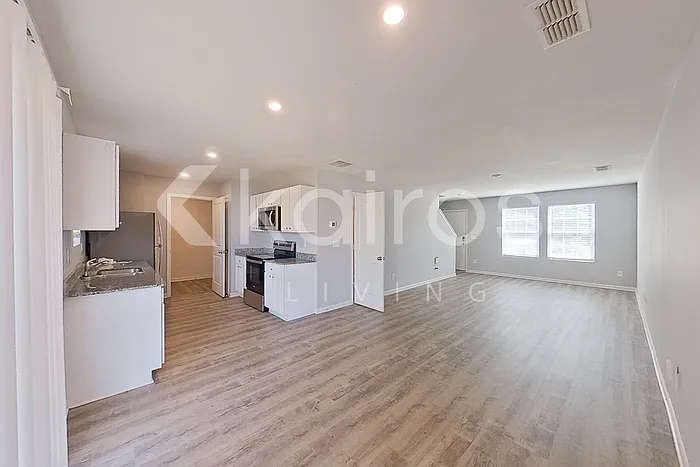 2826 Jordan Ave — Photo 5