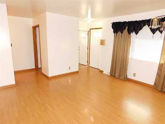 5th image of 2412 Lodge Ave