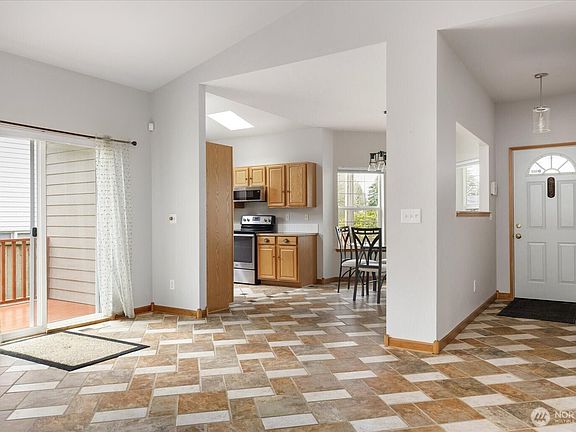 5th image of 1151 Dewey Drive