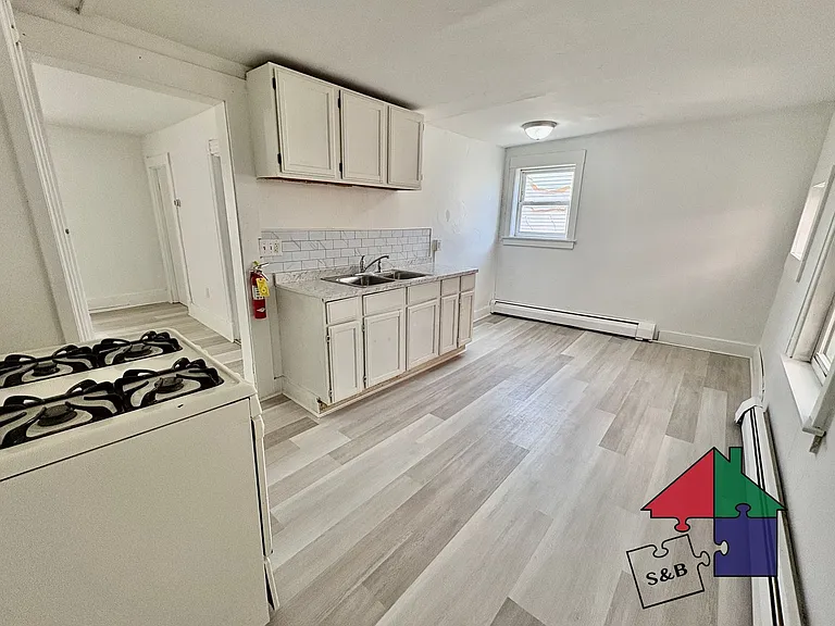 94 Malletts Bay Ave — Photo 35