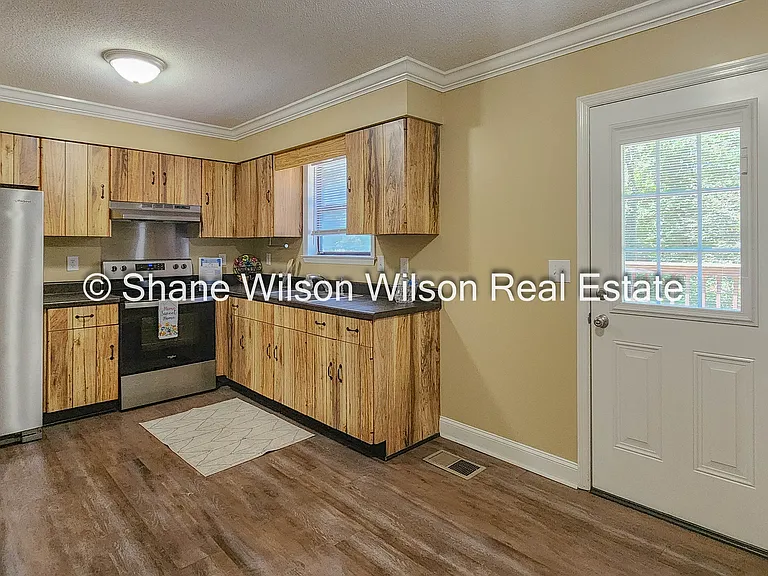 151 Kathy Dr — Photo 4