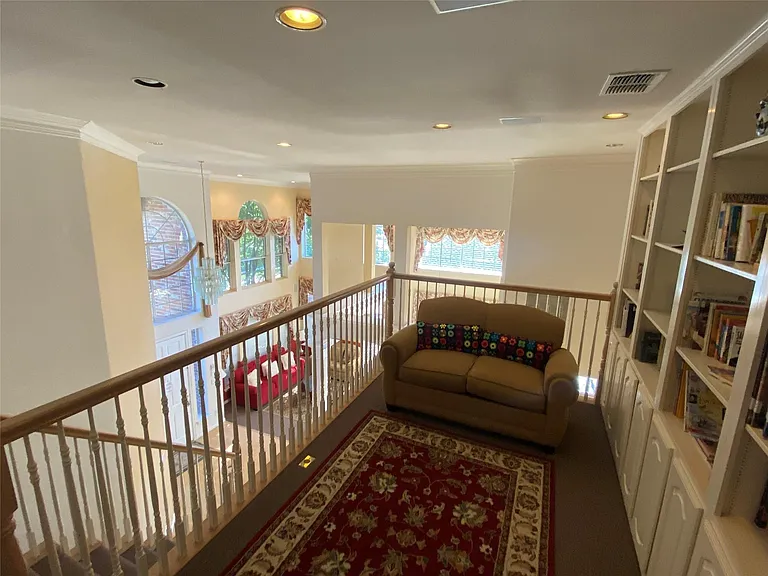 7521 England Dr — Photo 16