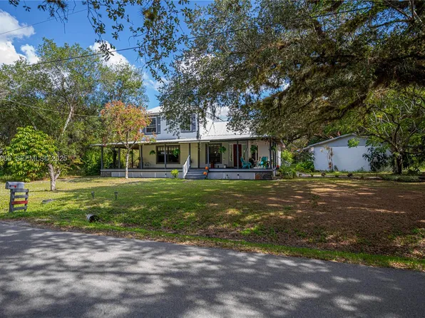 105 S Oak St, Labelle, FL 33935