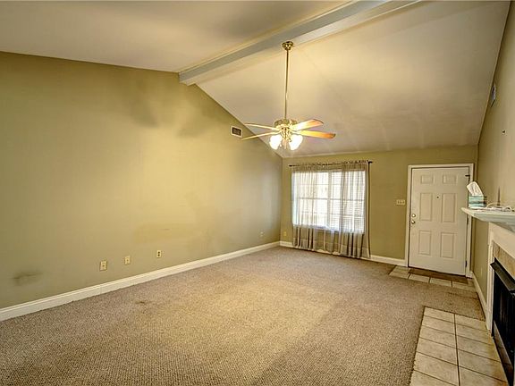 4th image of 128 Starlight Dr
