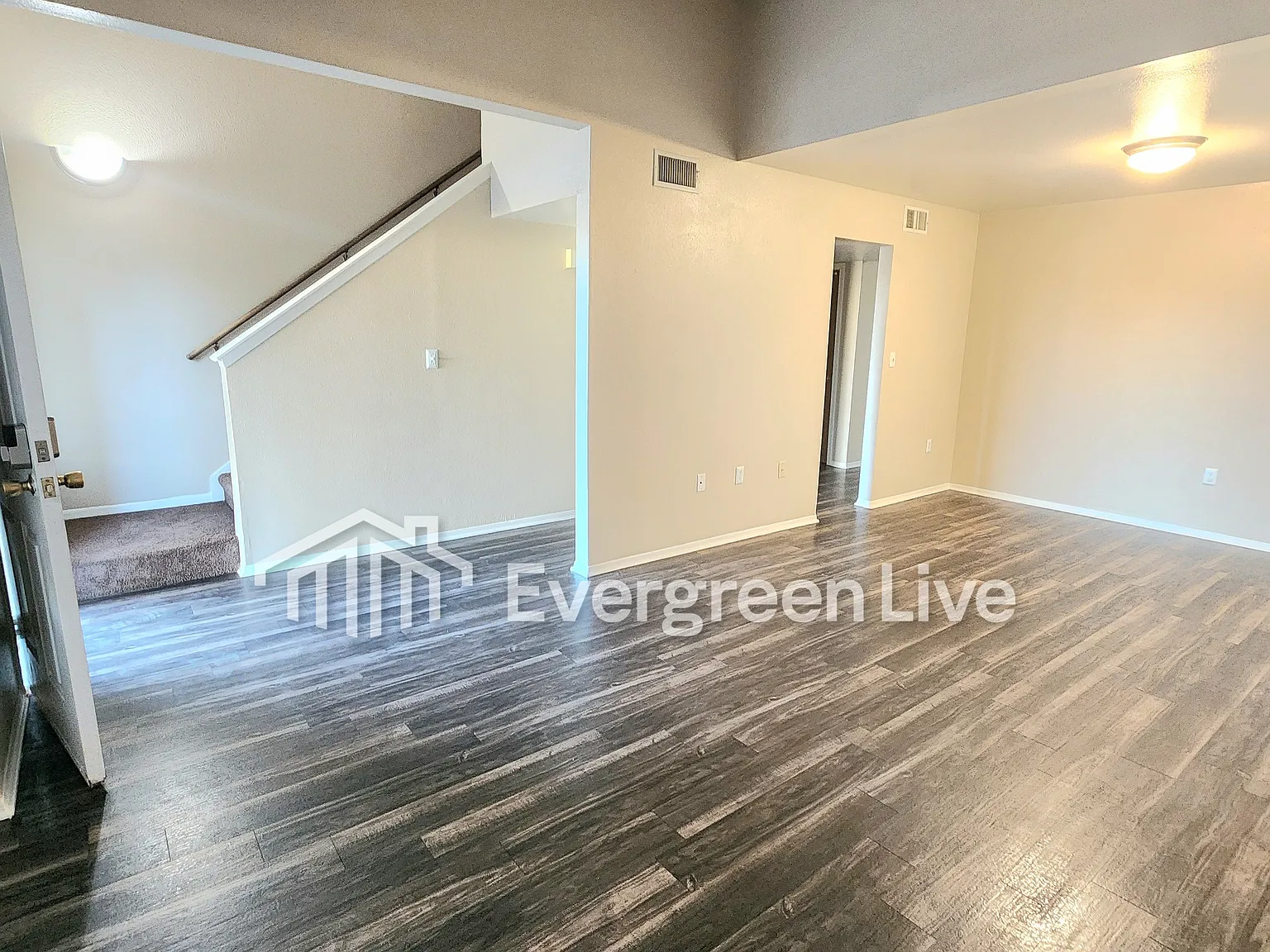 4 bed, 2.5 bath, 1484 sqft, $1,345 — Photo 3