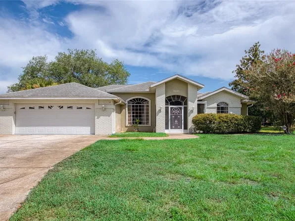 9685 Southern Belle Dr, Weeki Wachee, FL 34613