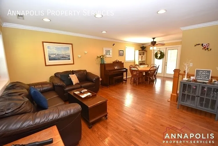 957 Highpoint Dr — Photo 6