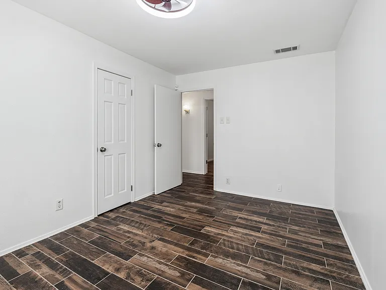 5929 Canterview Dr — Photo 33
