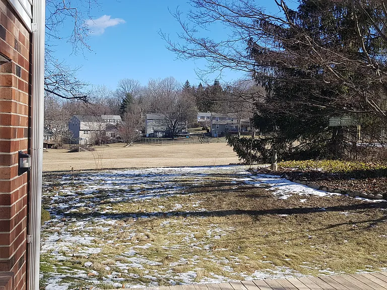 520 Merioneth Dr — Photo 23