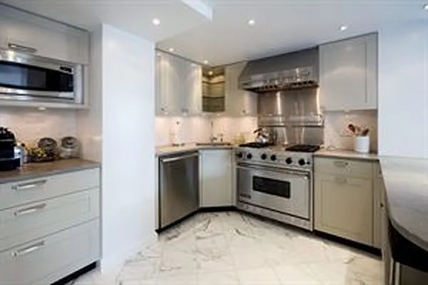 Rented by Douglas Elliman | media 4
