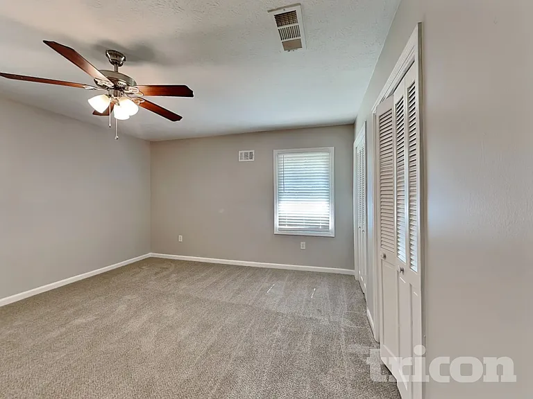 515 Westbridge Dr — Photo 10