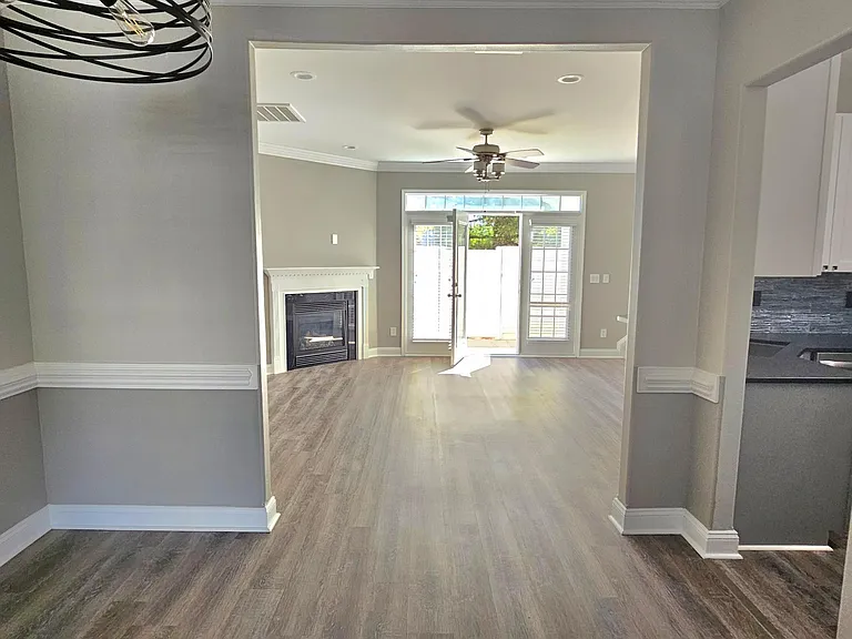 5817 Fox Point Cir — Photo 5