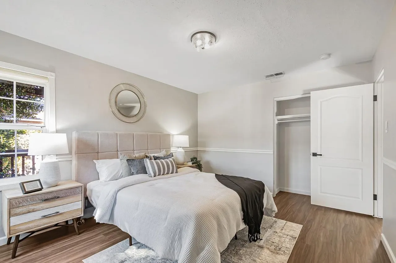3 bed, 1140 sqft, $1,350 — Photo 2