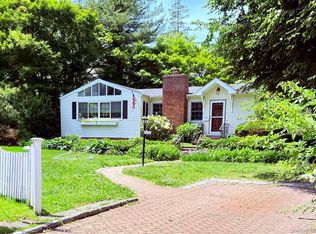 12 Ervilla Dr, Larchmont, NY 10538