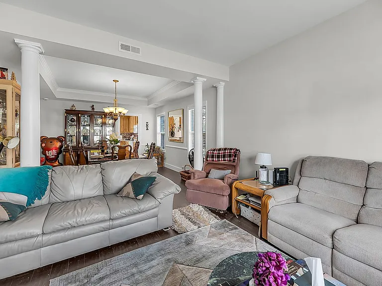 8725 Evangeline Dr — Photo 15