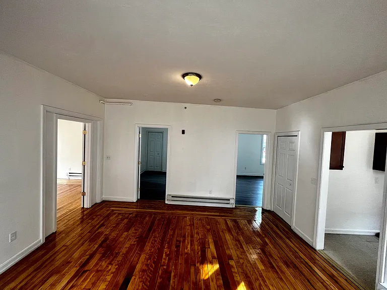 3-5 Woodbine St #1 — Photo 5