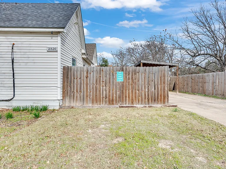 2320 Mistletoe St #A — Photo 19