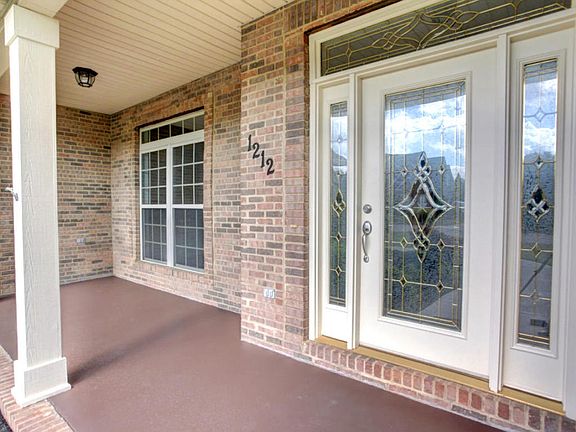 3rd image of 1212 Stonehenge Dr