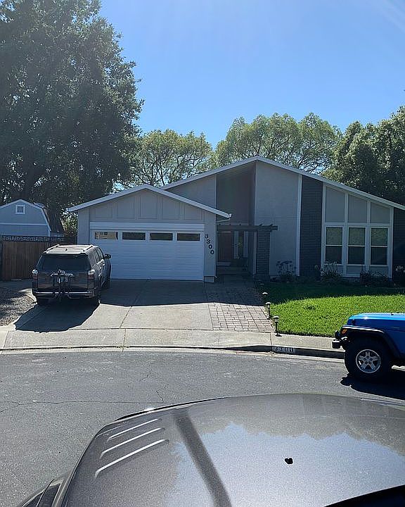 1st image of 3300 Shelby Ct