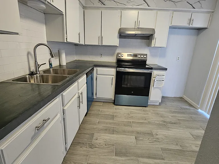 145 Trellis Pl #145 — Photo 2