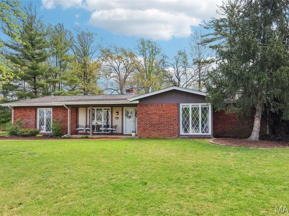 502 Hillbrook Dr, Ballwin, MO 63011