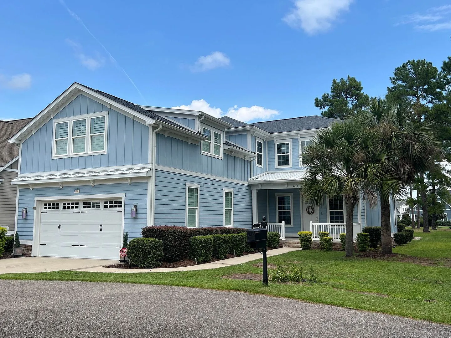 Huge home in the Gated Waterbridge Subdivision! — Photo 1