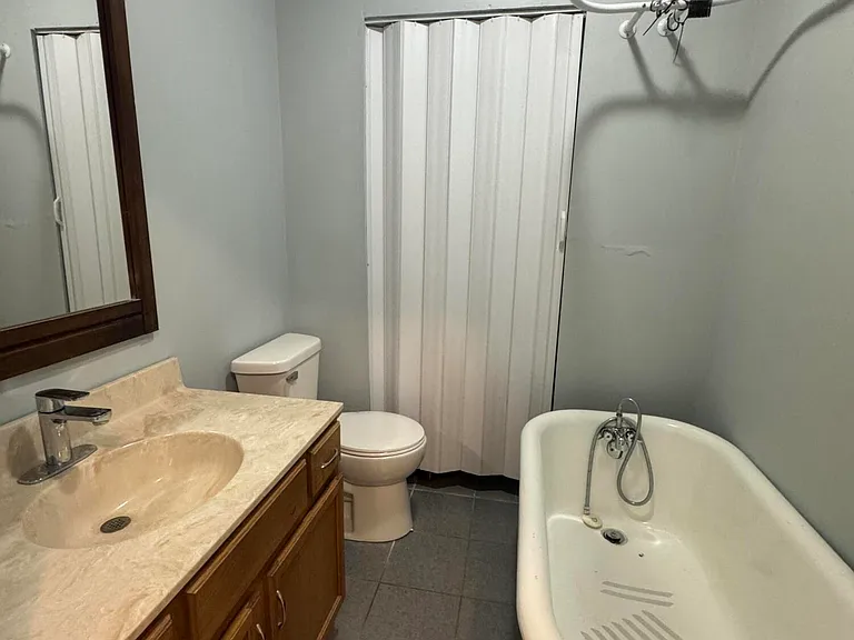 125 N Jane St — Photo 10