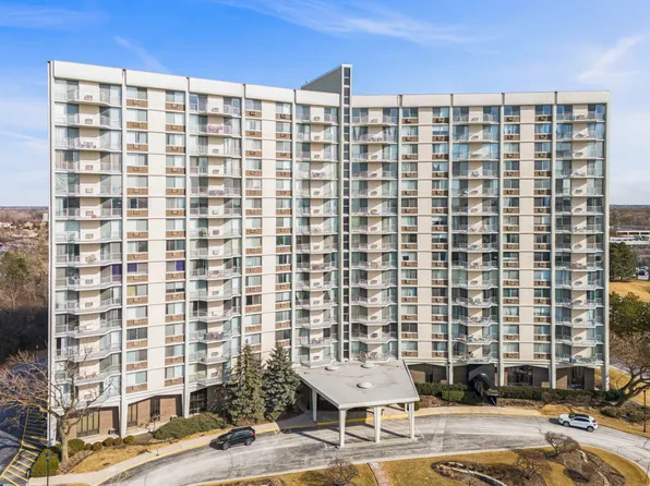 40 N Tower Rd APT 5K, Oak Brook, IL 60523