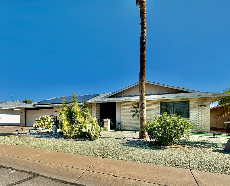 3 bed, 2090 sqft, $1,980 — Photo 2