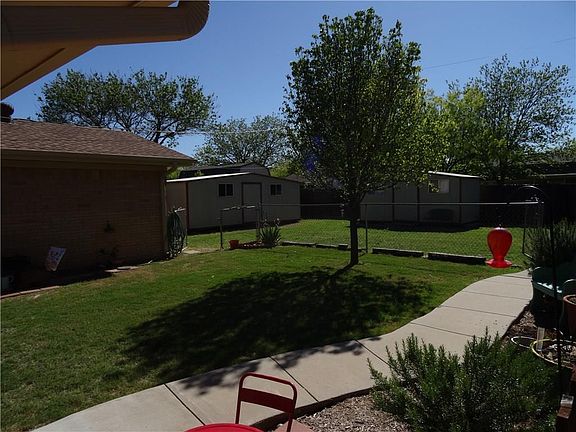 4th image of 710 Deborah Dr
