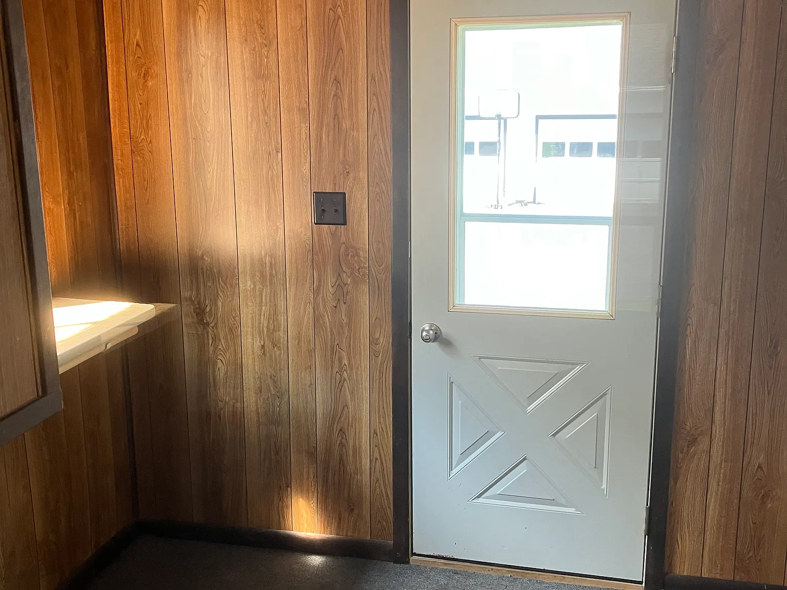 3 bed, 1.5 bath, 942 sqft, $1,525 — Photo 3