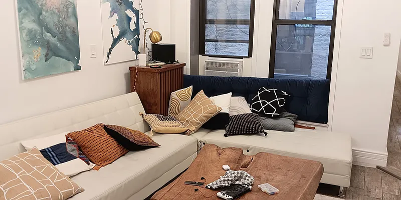 Rented by Downtown Mgt & Realty LLC | media 11