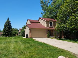 26825 Greenleigh Ct, Southfield, MI 48076