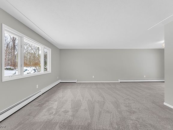 3rd image of 15116 W 130th St