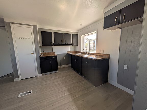 3rd image of 1101 S Carbon Ave #20