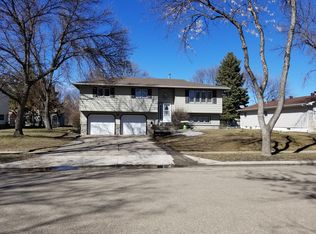 509 21st Ave NE, Aberdeen, SD 57401