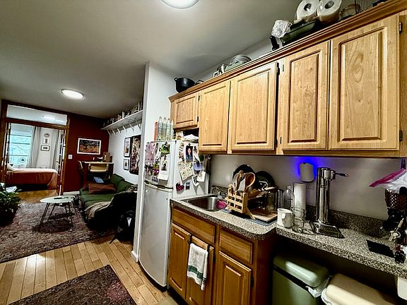3rd image of 338 E 6th St #14