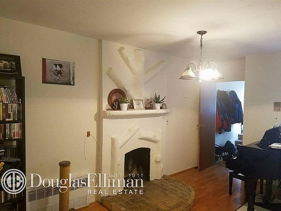 3rd image of 357 W 52nd St APT 3R