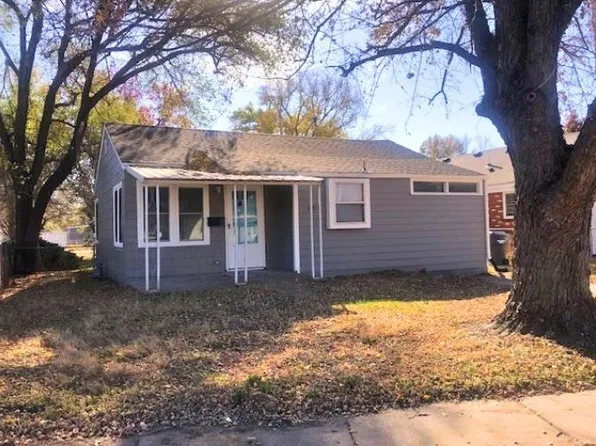 2031 W McCormick Ave, Wichita, KS 67213