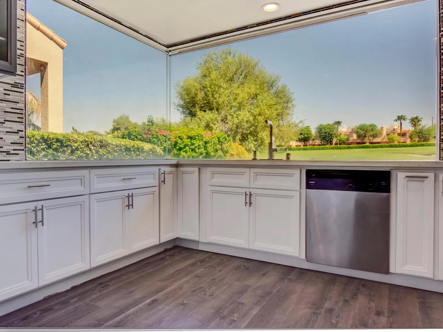 8 Pebble Beach Dr — Photo 3