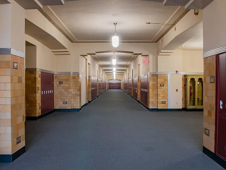 East High Apartments — Photo 23