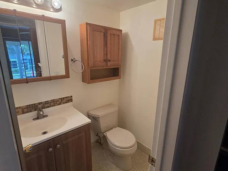 54 Newport Ct #C — Photo 6